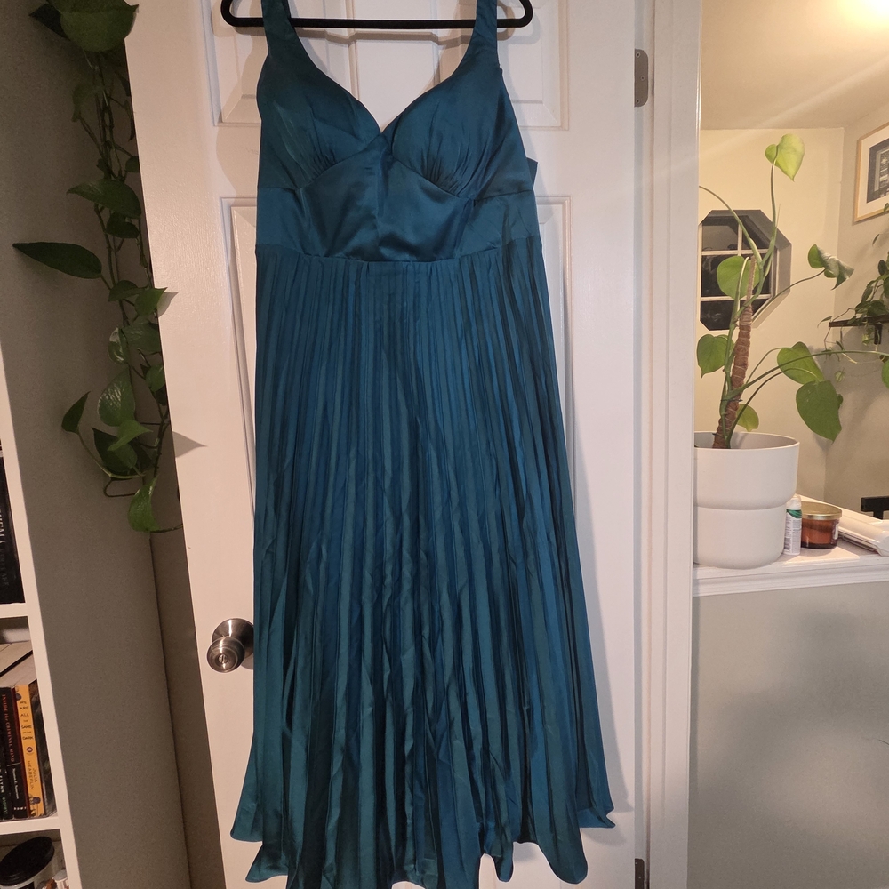 Elegant Teal Evening Dress